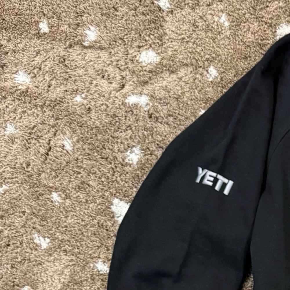 YETI Black Brushed Fleece Crew Sweatshirt NWT Men’s Large Embroidered Logo - Picture 4 of 4